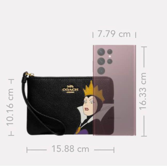 🔥New Coach Disney Corner Zip Wristlet With Evil Queen Motif - Picture 3 of 5